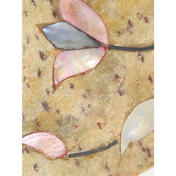 Vintage Carved Soapstone Trinket Jewelry Box Mother of Pearl Floral Inlay Decor - Picture 8 of 11